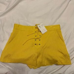NWT Veronica Beard Lulu Lace Up Shorts, Size 2